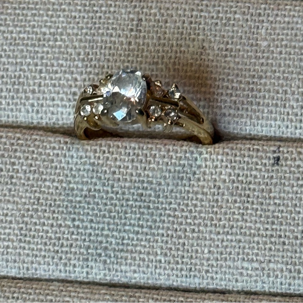 Gold Ring - Picture 9 of 11